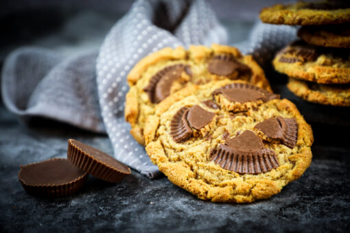 Janey Lou’s, Cookie Dough, Peanut Butter Cup Cookie made with REESE’S® , 120/3.5 Oz