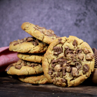 Janey Lou’s, Cookie Baked, Peanut Butter Crumble Cookie Made With Chopped REESE’S®, 114/3.0 Oz