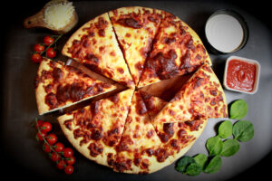 Janey Lou’s, Pizza, 14 Round Cheese W-Bakeable Tray, 7-29 Oz