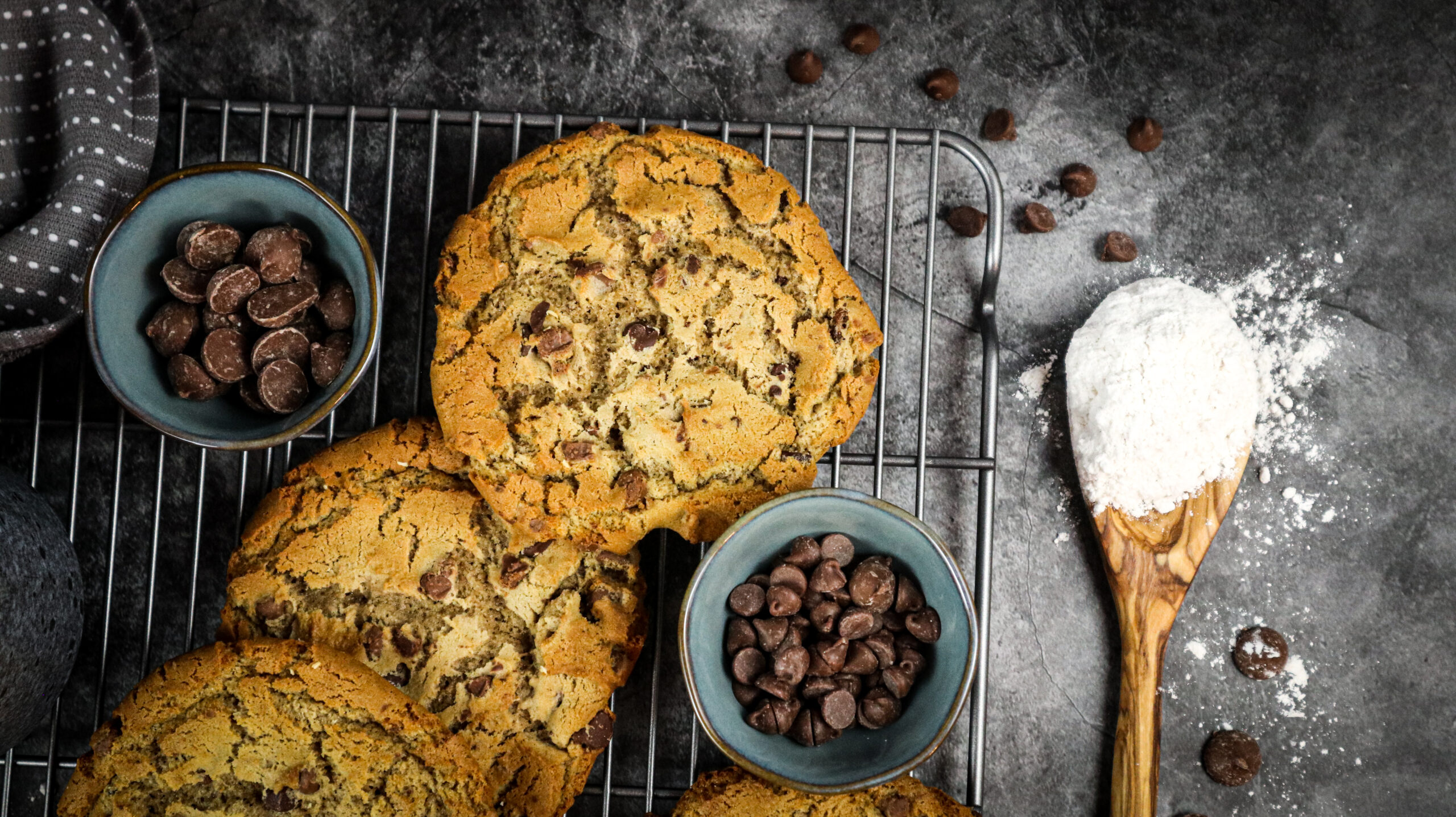 Janey Lou’s, Cookie Dough, Chocolate Chip, 140/3.0 Oz Janey Lou’s, Cookie Dough, Chocolate Chip, 140/3.0 Oz